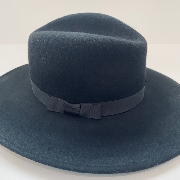Club Monaco 100% wool hat - Picture 2 of 9
